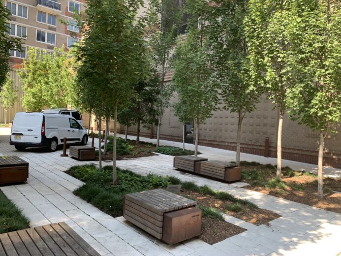 Manhattan High-Rise Adds Green Features to Courtyard Entryway with ...